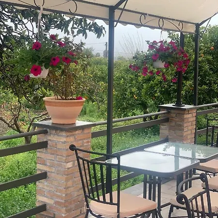 Alojamento de Acomodação e Pequeno-almoço La Pomelia Sofia Trappitello