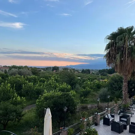 ベッド・アンド・ブレックファスト La Pomelia Sofia トラッピテッロ