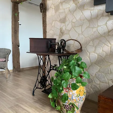 La Pomelia Sofia 4*
