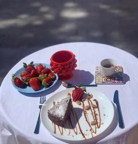 住宿加早餐酒店 La Pomelia Sofia 特拉皮泰罗